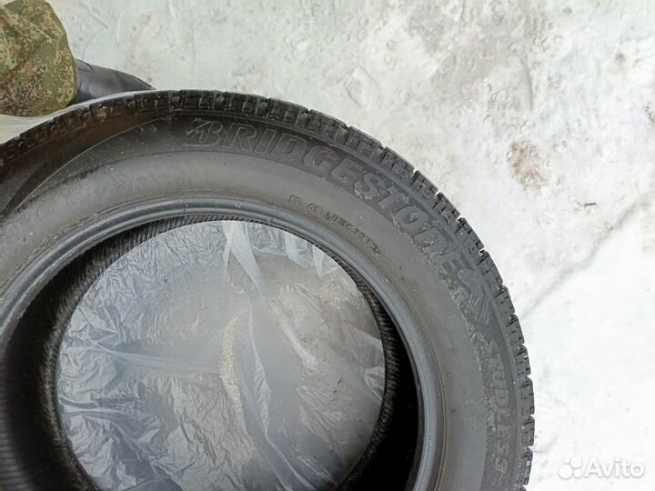 Bridgestone Blizzak VRX 235/55 R17