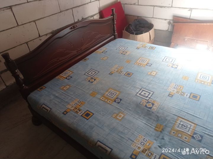 Кровать двухспальная с матрасом бу 160х200