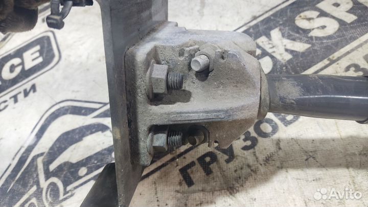 21213202 Кронштейн крыла заднего Renault T 460