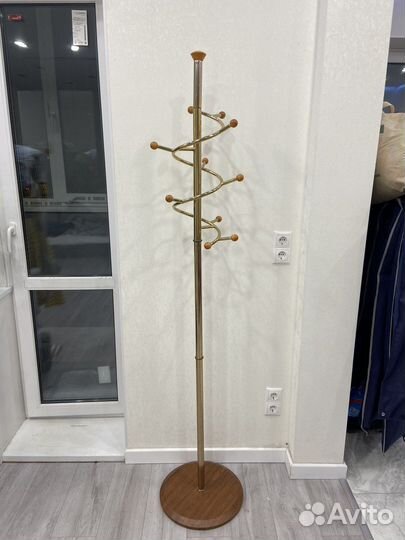 Вешалка для одежды напольная