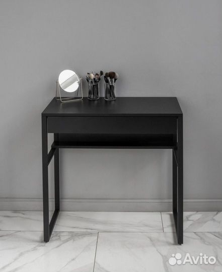 Туалетный столик