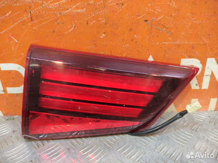 Фонарь внутренний левый Mitsubishi Outlander 3