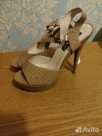 Босоножки женские 37 размер новые