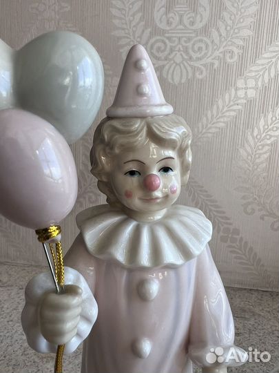 Фарфоровая статуэтка. Клоун Leonardo collection