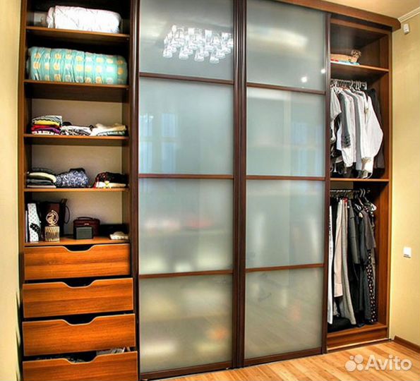 Угловой шкаф