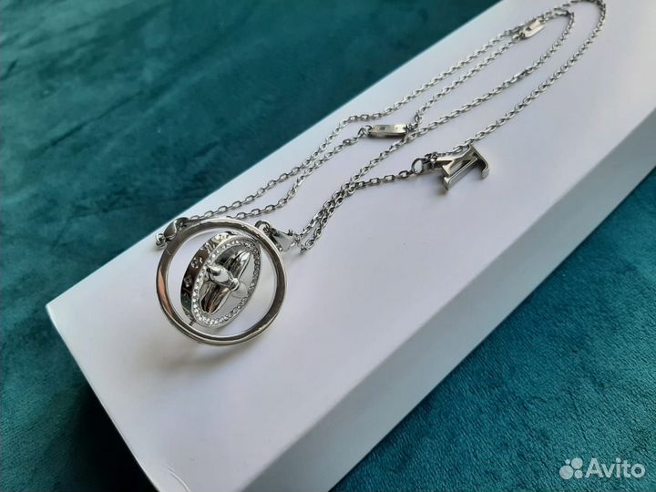 Колье Louis Vuitton двусторонний