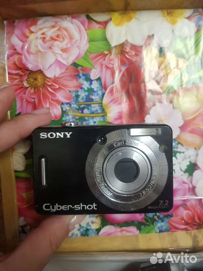 Компактный фотоаппарат