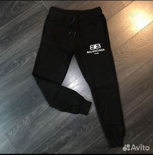Спортивные штаны Balenciaga