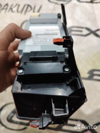 Док-станция для беспроводной зарядки Lexus Rx4