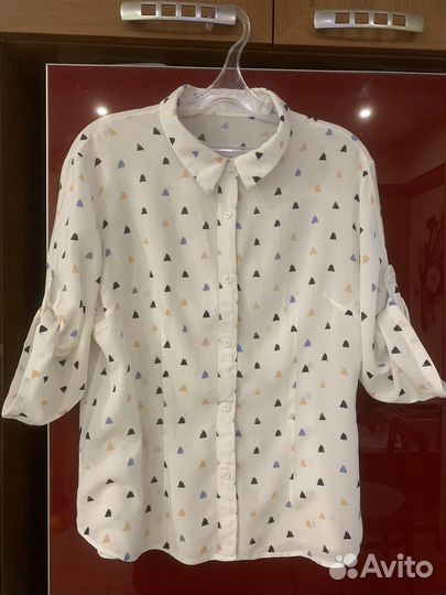 Рубашки блузки школьные на девочку 146- 152 размер