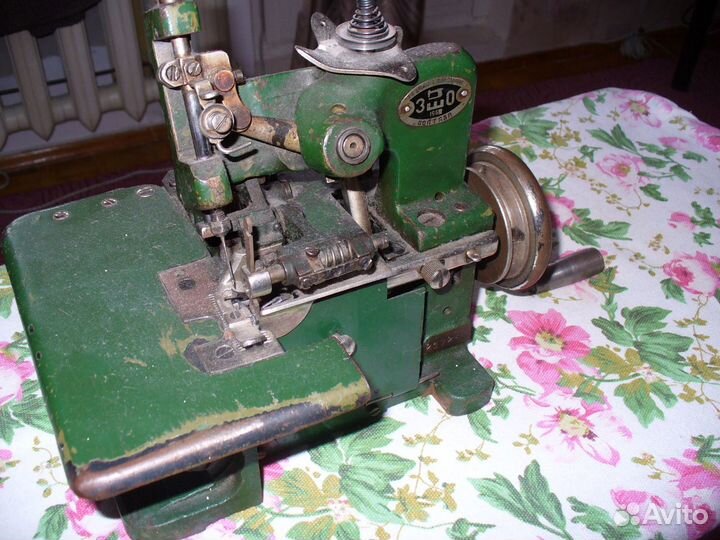 Швейная машинка оверлок