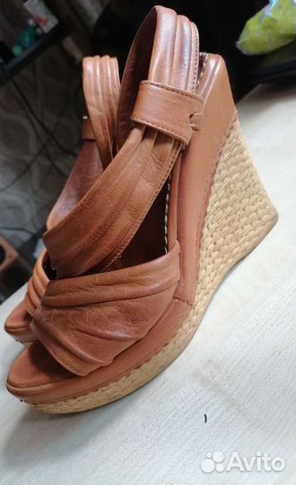 Кожаные босоножки 38 размер
