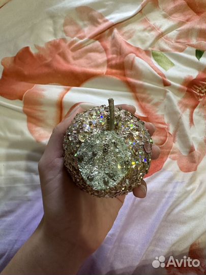 Яблоко декоративное блестящее ручной работы