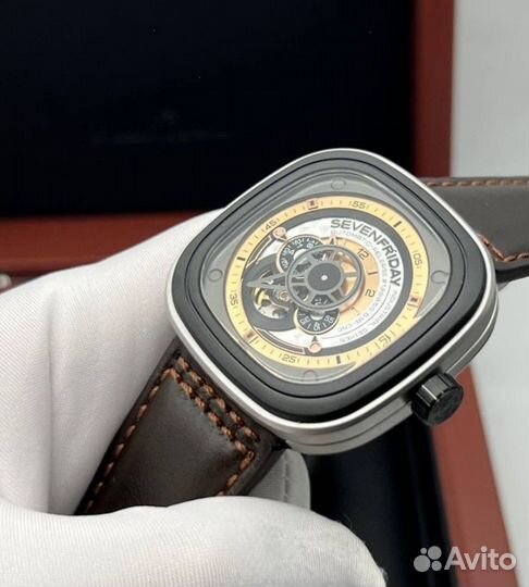 Мужские часы sevenfriday