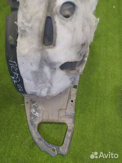 Подкрылок передний правый Peugeot 207