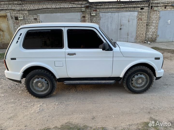 LADA 4x4 (Нива) 1.7 МТ, 2002, 200 000 км