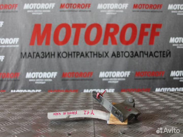 Шарнир капота Ниссан Ад Y12 левый А137