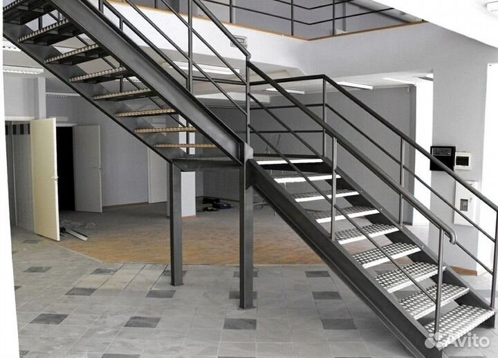 Лестница на металлическом каркасе дизайн 4126