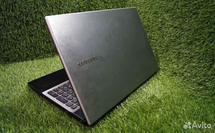 Компактный samsung, 4 ядра, новый аккумулятор