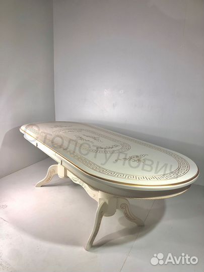 Столы и стулья