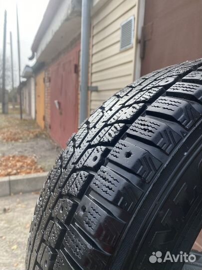 Dunlop SP Winter Ice 01 215/65 R16 102T