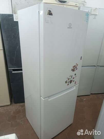 Холодильник Indesit