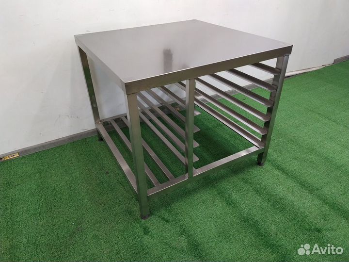 Подставка под пароконвектомат 900/900 мм