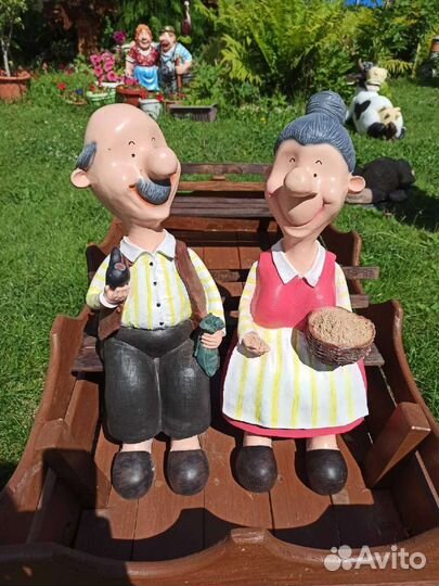 Декоративные фигурки деда с бабкой
