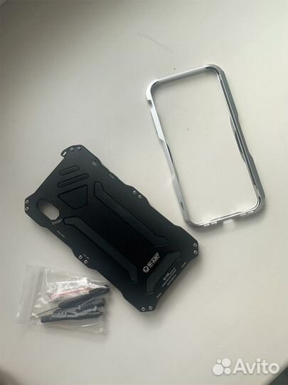 Чехлы R-Just RJ-02 и Luphie для iPhone XS Max