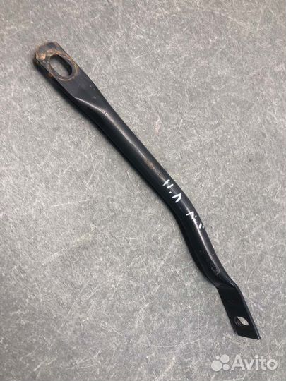 Планка подрамника передняя левая Renault Logan LS0