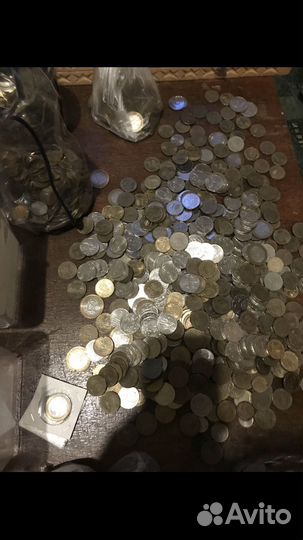 Юбилейные монеты