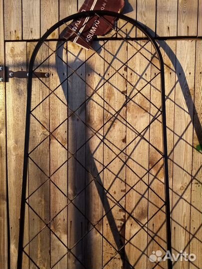 Шпалера металлическая для вьющихся растений