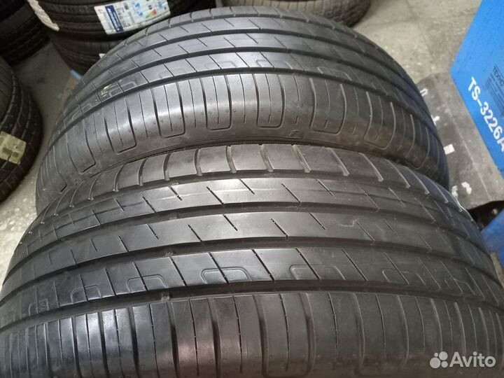 Goodyear EfficientGrip Performance 215/55 R17 94V