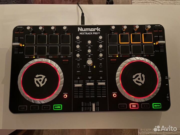 DJ контроллер Numark Mixtrack Pro II