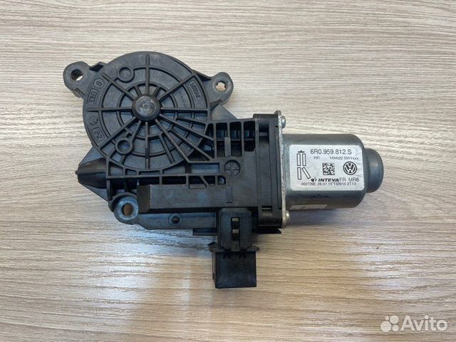 Мотор стеклоподъемника задний правый Volkswagen