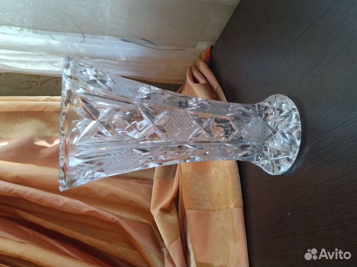 Хрустальная ваза