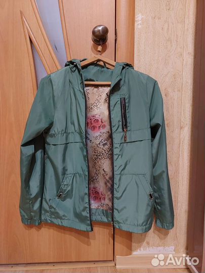 Ветровка для девочки