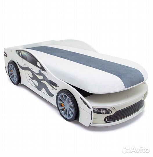 Детская кроватка машина