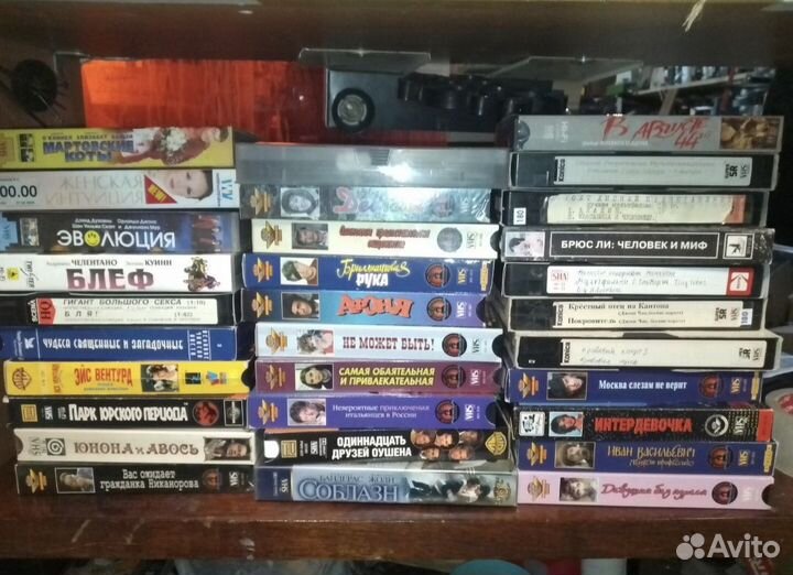 Видеокассеты разные