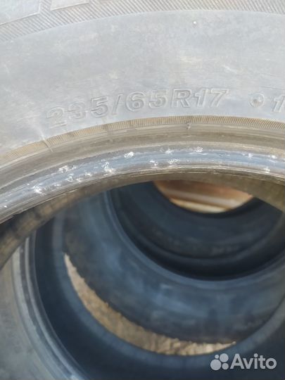 Bridgestone Blizzak Spike-01 235/65 R17
