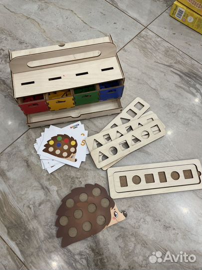 Развивающие игрушки коробкой