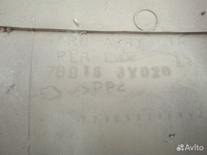 Обшивка стойки нижняя левая Nissan Maxima A33 2004