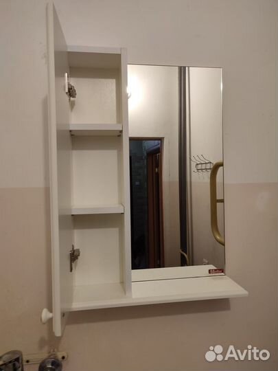 Полка для ванной с зеркалом бу