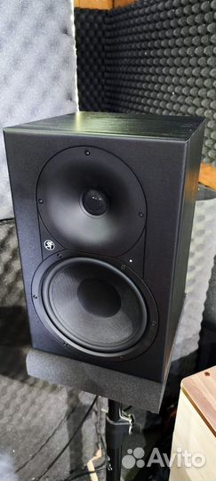 Студийные мониторы Mackie XR824