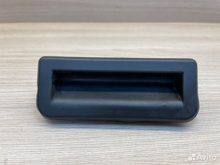Кнопка открывания багажника Skoda Rapid