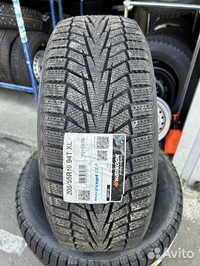 Hankook Winter I'Cept iZ 2 W616 205/55 R16 94T