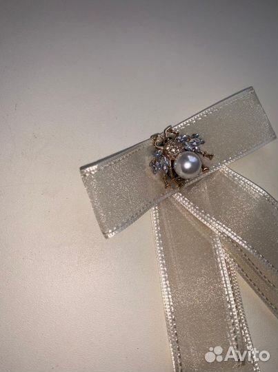 Брошка, брошь пчела