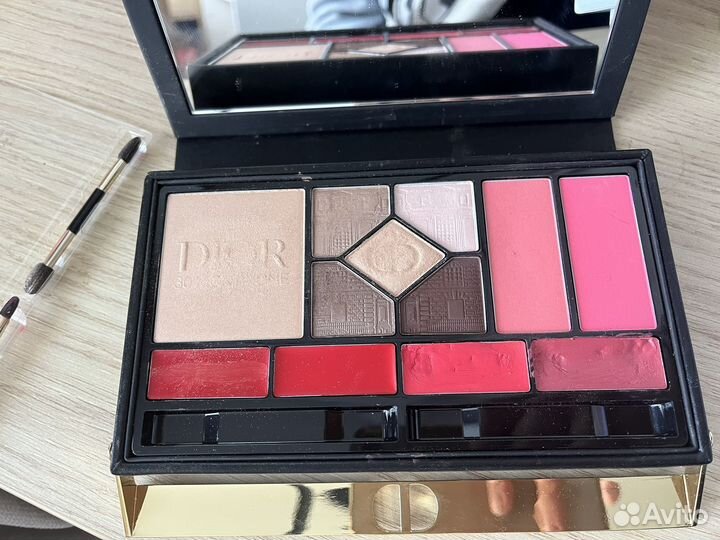 Палетка косметики dior