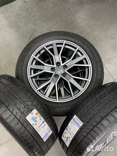 Новые летние колеса R19 на Audi Q5 / Michelin