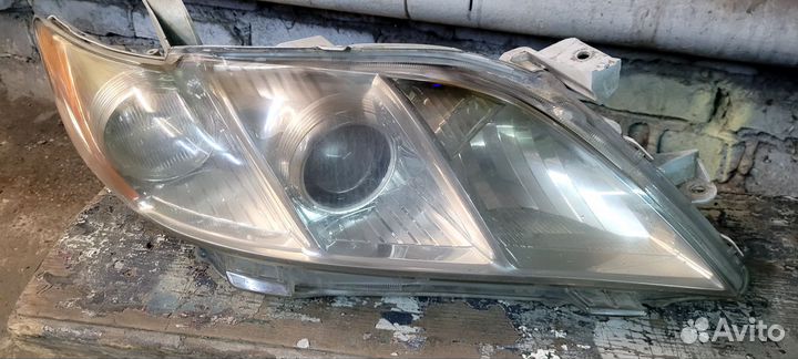 Фара правая camry 40